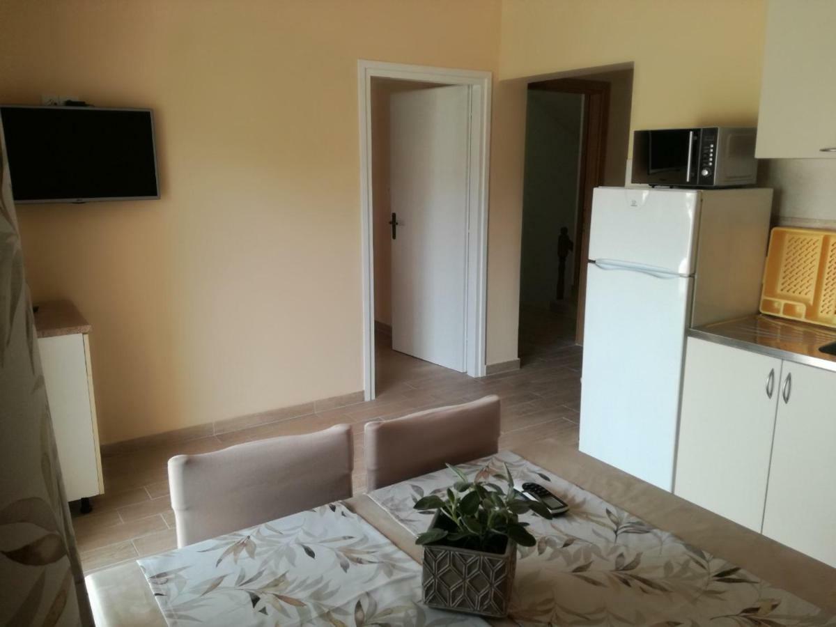 Feel Good Apartment Mundanije Esterno foto