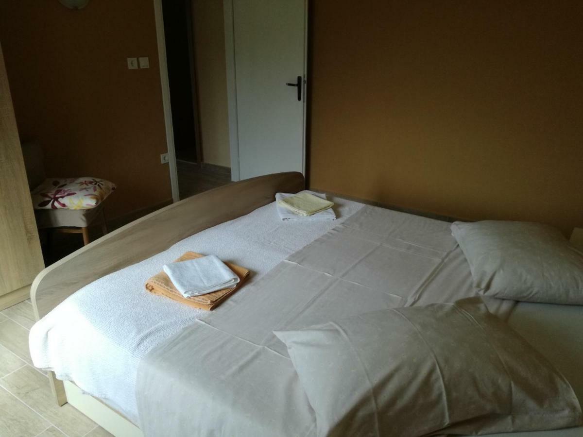 Feel Good Apartment Mundanije Esterno foto